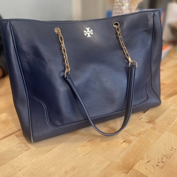 Tory Burch Carter Tote Chain Handle Tagged Tote Bag Leather Royal Navy 56968 - Picture 2 of 12